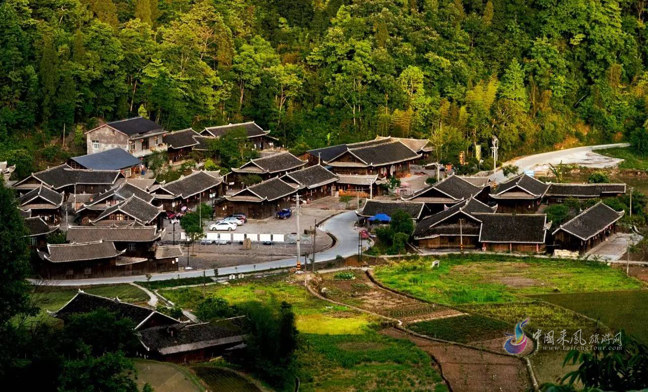 杨梅古寨古韵深
