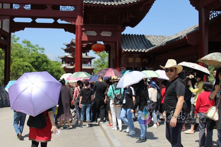 仙佛寺景区迎来首个杭州旅游团!