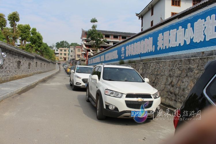 仙佛寺景区迎来五一出游小高峰