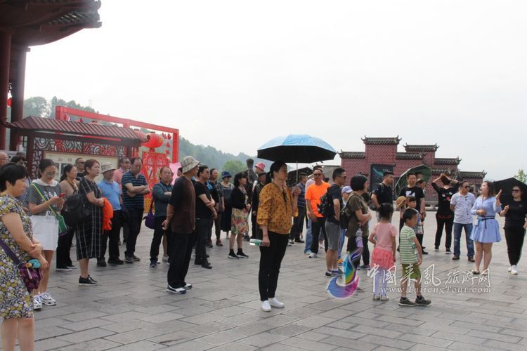 仙佛寺景区迎来五一出游小高峰