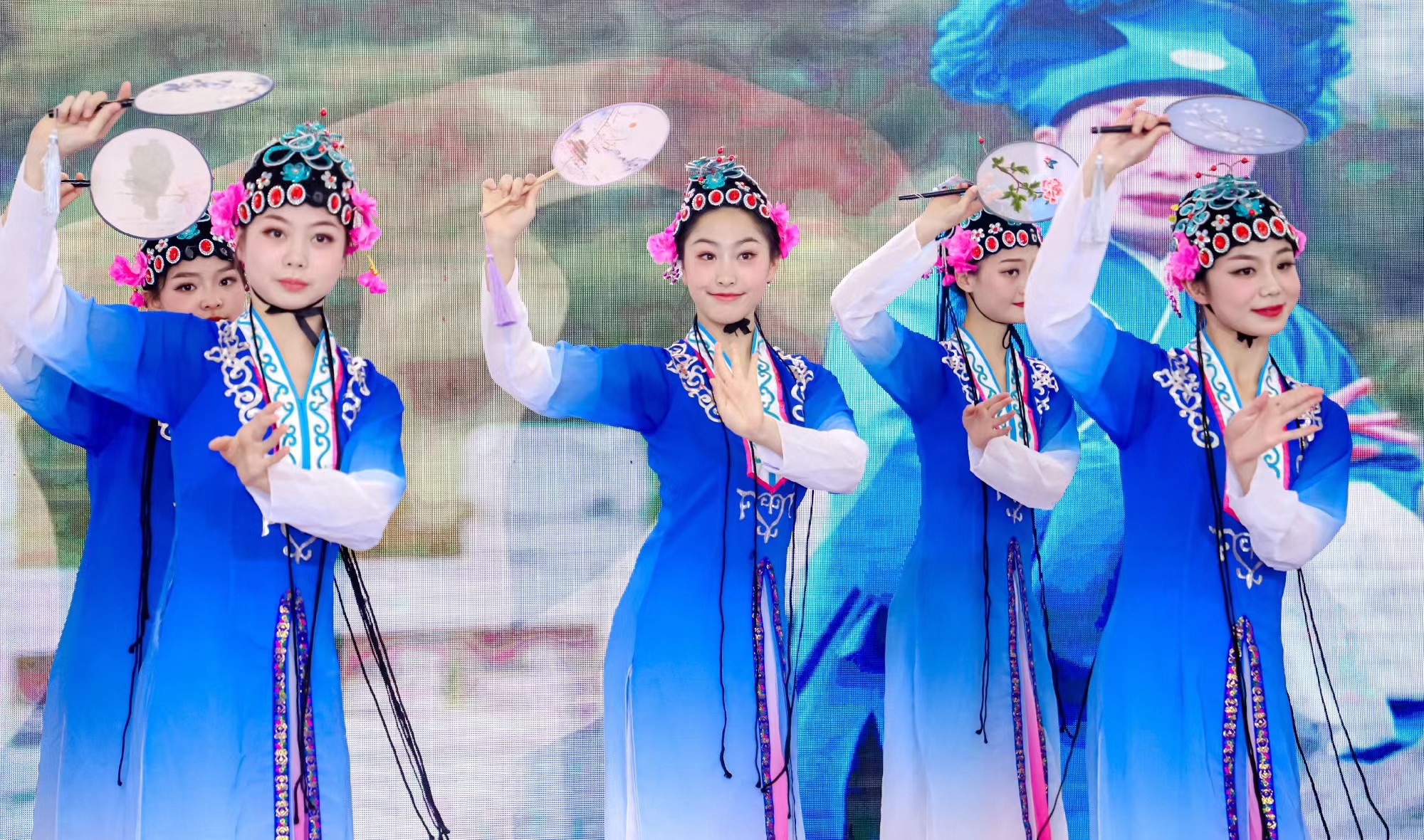 来凤文旅推介成功亮相首届中国 (武汉)文旅博览会